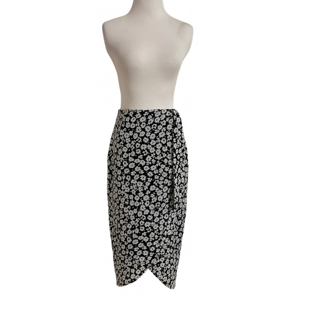 NWOT Heartloom Floral Print Midi Skirt